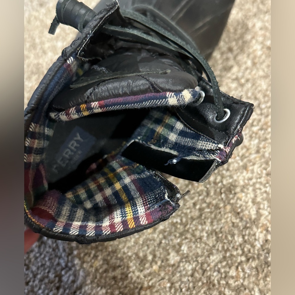 Woman’s Sperry Black Quilted Waterproof Boots - Picture 9 of 13
